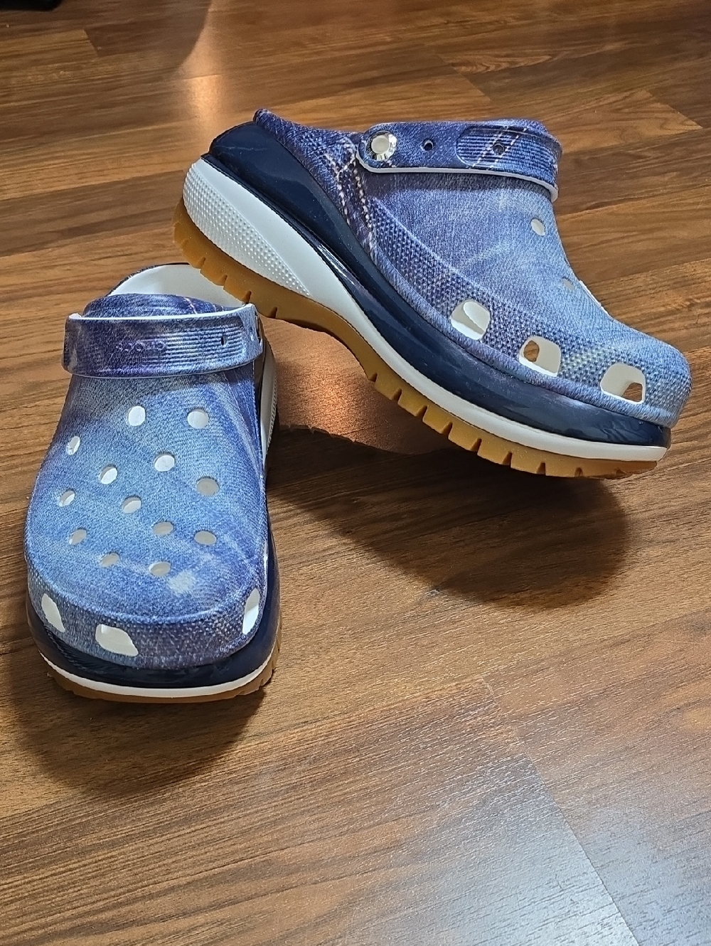 Crocs Classic Mega Crush Denim Clog Unisex - M 9/W 11